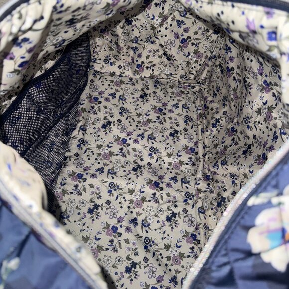 Vera Bradley Large Travel Duffel in Blooms and Branches Navy NWT Perf. Twill - Picture 10 of 10